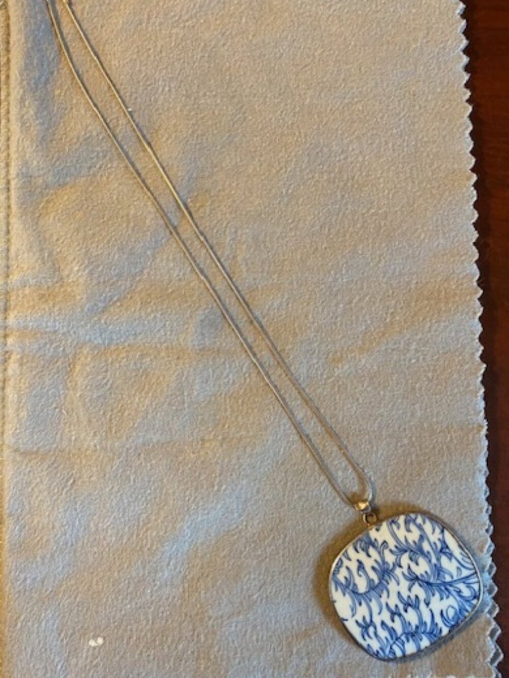 Sterling slvr necklace pendant antique Chinese Pottery, made in Italy magnet cls